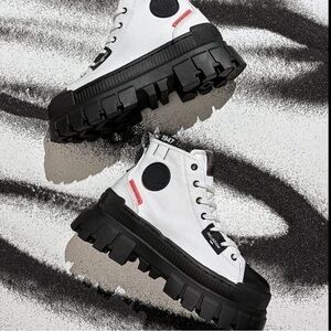 Palladium Women's Platform Revolt Hi Tx Ankle Boots White New in Box, 8.5, $125+